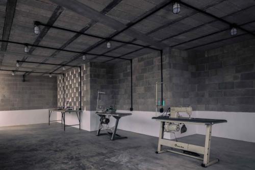 WHITES-WORKSHOP ADMA BAJA-01